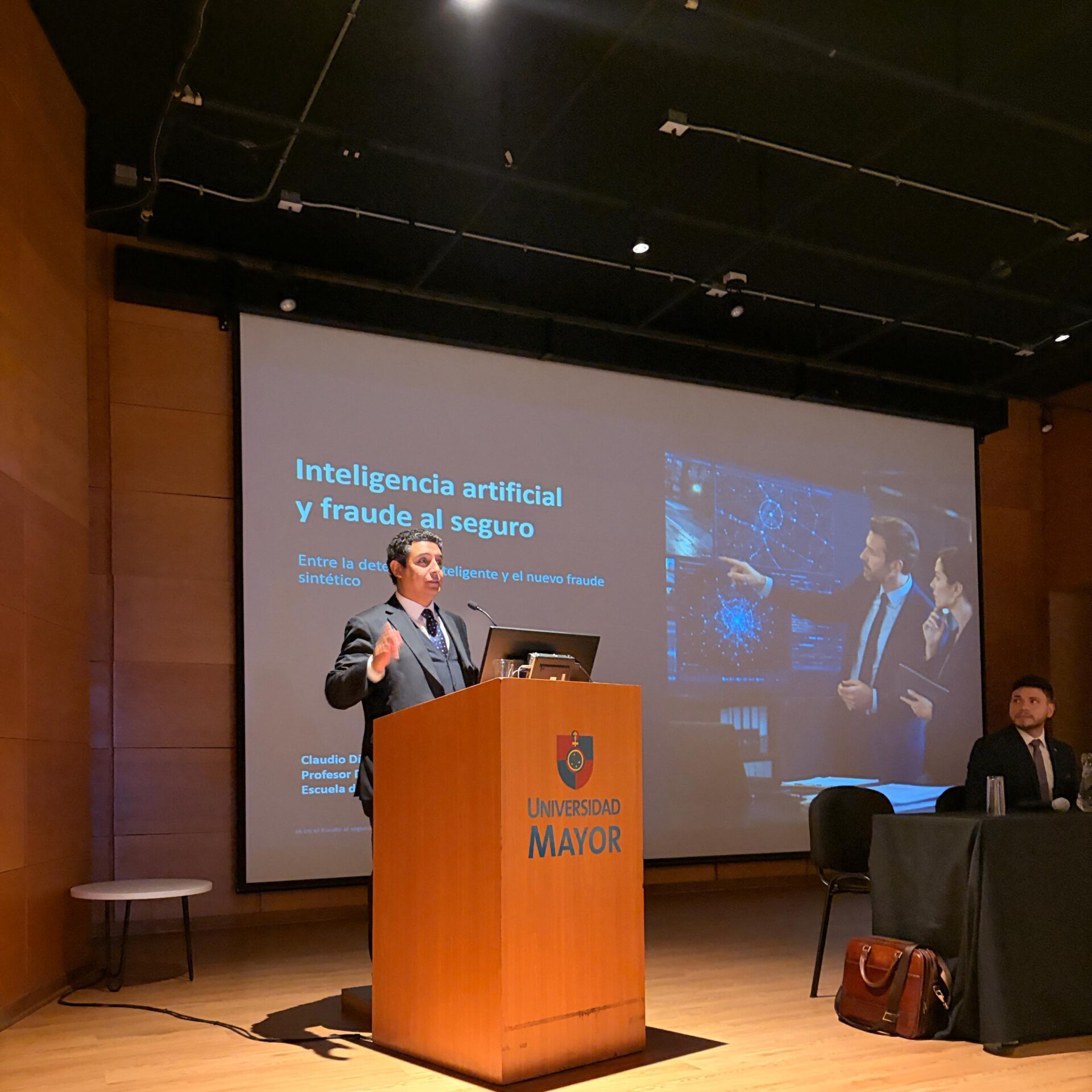 Charla Magistral: IA & Seguros